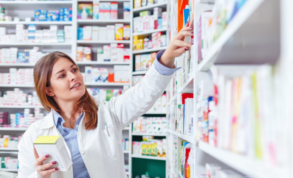 Auxiliar de Farmacias - con práctica en sistemas informáticos